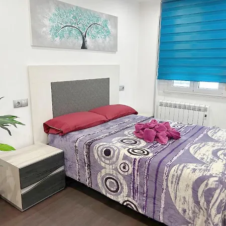 Apartment Nuevo 8 Minutos Ayuntamiento, 10 Catedral, Wifi *