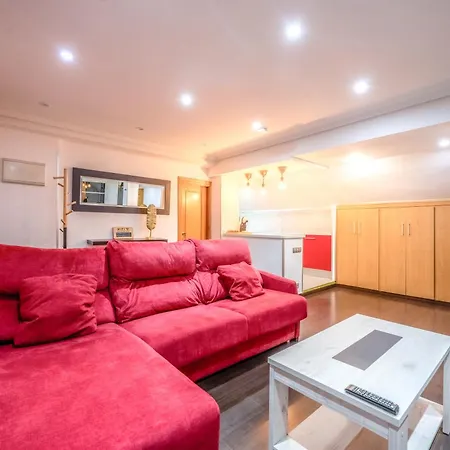 Apartment Nuevo 8 Minutos Ayuntamiento, 10 Catedral, Wifi *